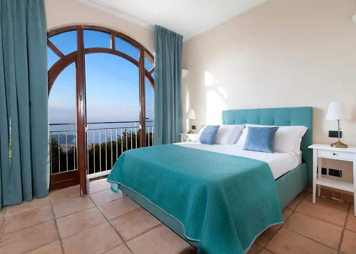 Sirentum Seaview Pool & Сорренто