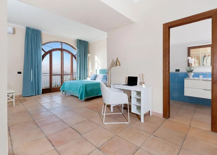 Вилла Sirentum Seaview Pool &