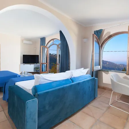 Sirentum Seaview Pool & *
