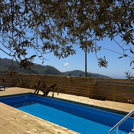 Sirentum Seaview Pool & סורנטו