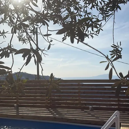 Sirentum Seaview Pool & וילה *